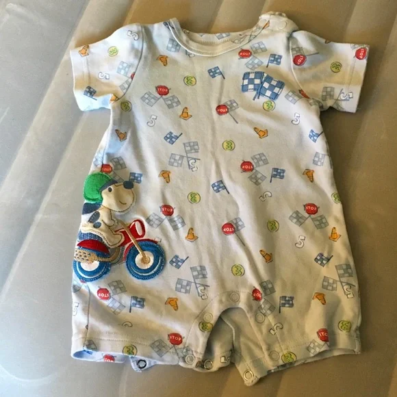 Carters 6 piece Baby boy Bundle size 0-3 mo - Picture 5 of 9